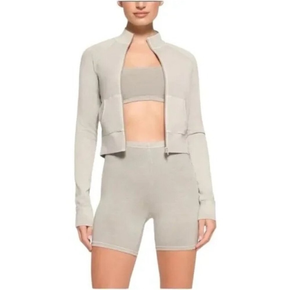 SKIMS Cropped Zip-Up Jacket in Dusty Beige